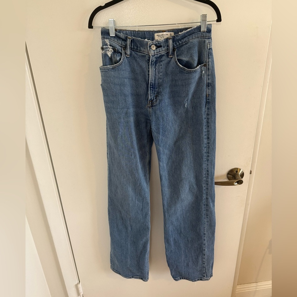Abercrombie & Fitch "The 90s Straight Ultra High Rise